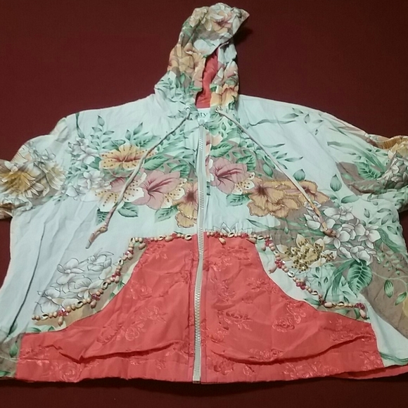 Vanity Collection hooded blouse - Picture 10 of 15